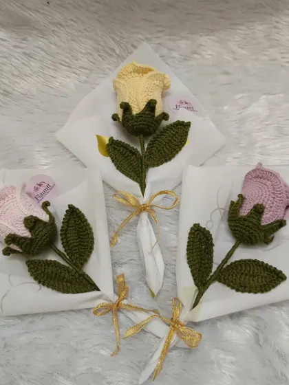 These single crochet roses are individually wrapped to create a simple, elegant gift. They are perfect for showing appreciation to a teacher, a friend, or anyone special in your life.