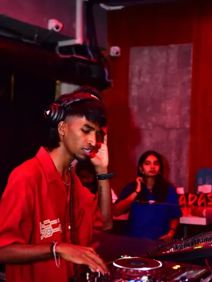 Focused on the mix during an Anirudh fan party. I carefully select and blend tracks to celebrate the Rockstar's biggest hits and fan favorites.
