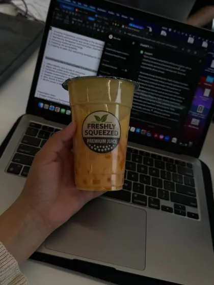 A study session powered by a freshly squeezed juice.