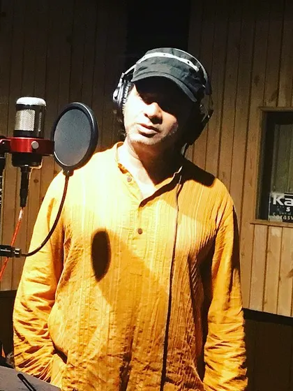 A classic moment from a vocal recording session with celebrated Bollywood singer Mohit Chauhan. Our studio is equipped with high fidelity microphones to ensure a clean, professional take for every artist.