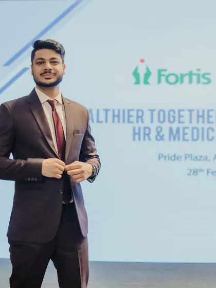 Ready to take the stage at the Fortis Healthcare event. I always tailor my performance to the audience, and it was a unique challenge to mystify a room full of brilliant medical minds.