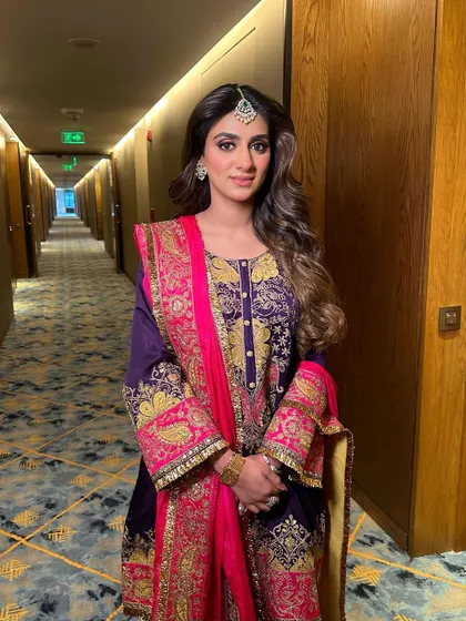 Glowing and gorgeous for the festivities. This Karwachauth look features a defined eye and a flawless base, perfect for a special celebration.