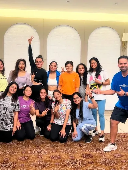 Another great shot with the fantastic group of friends who organized their own private dance fitness party. I love how my job brings people together.