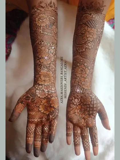 The same floral design, shown with a glitter effect to highlight the intricate details.