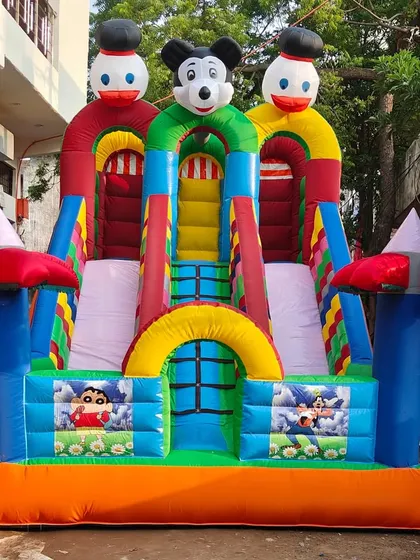 This 3-slider bouncy shows a different color combination and features Shinchan characters. We can customize colors and themes based on your requirements.