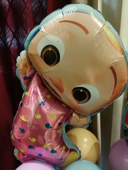 Detail of the Yoyo character foil balloon.