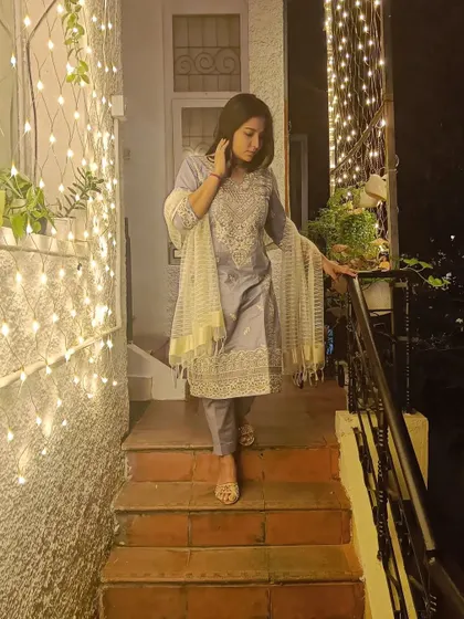 Sabar kiya tha, ab shukar kar rahi hu. I was patient, and now I am grateful. Diwali vibes.
