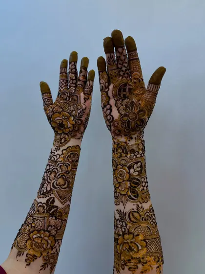 This bride requested a specific designer floral look for her wedding, and I was thrilled to bring her vision to life with these intricate patterns.