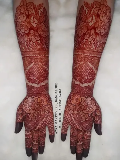 This is the kind of deep, rich stain I aim for with all my bridal clients. My organic henna delivers these results consistently.