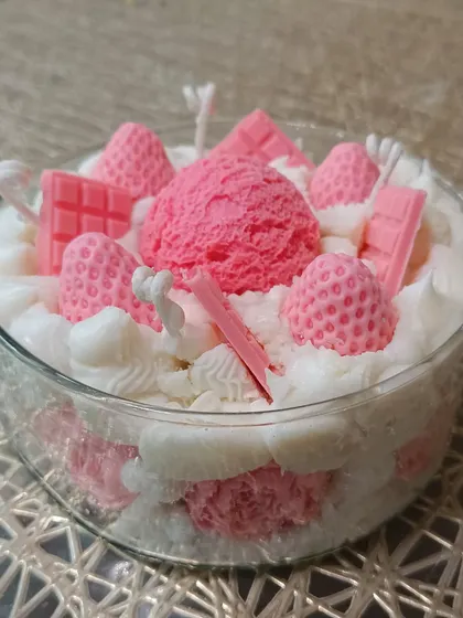 A close-up of the details on the large ice cream bowl candle.