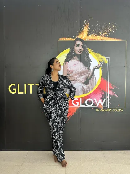 Reflecting on all the amazing students I've taught at the Glitter & Glow studio. The journey continues with online classes available from anywhere.