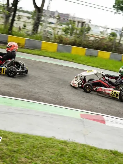 Our driver battling a competitor at the ROK Cup Singapore.