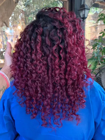 The back view of these stunning red curls. The different shades of red create so much dimension. (No filter)