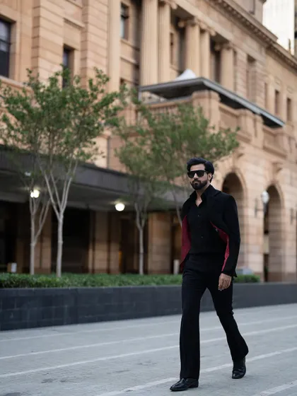The black Viaggio Blazer in an urban setting, showcasing its sleek, all-black styling potential.