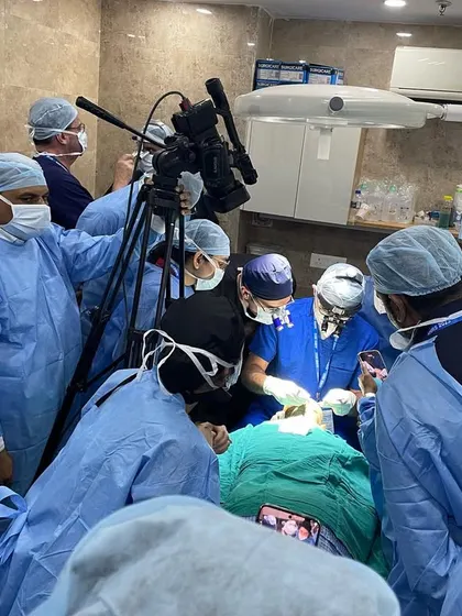 A packed room during a live surgical demonstration at the AHRS workshop in New Delhi. There is a strong global interest in learning advanced FUE techniques.