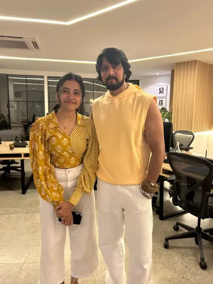 A duplicate of image 8, I still can't believe I got to meet and perform for Kiccha Sudeep sir. Truly a grateful moment.