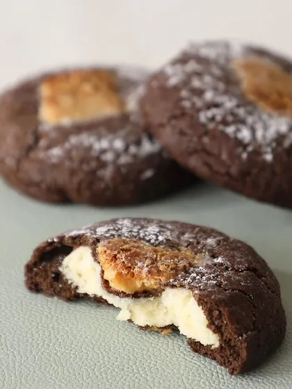 For the love of coffee and cookies. Our espresso cookies are filled with a creamy center, offering a rich coffee flavor in every bite.