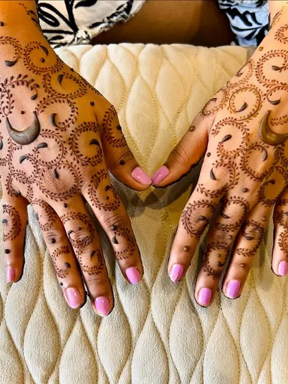 For a more modern and minimalist Karwa Chauth look, I created this pattern using crescent moons and delicate swirls. It's a simple yet elegant design that still captures the essence of the festival.