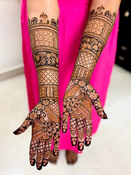 Another view of this traditional design, showing the beautiful paisley and floral motifs.
