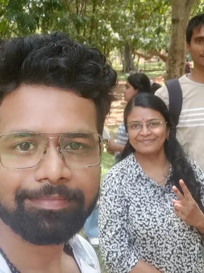 Making new friends and sharing the love for art at Cubbon Park.