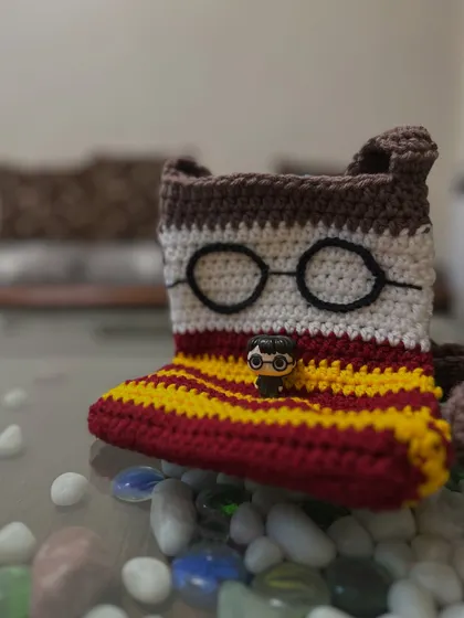 Another look at the Harry Potter inspired pouch! This one is designed to look like his Gryffindor scarf, complete with the iconic glasses.