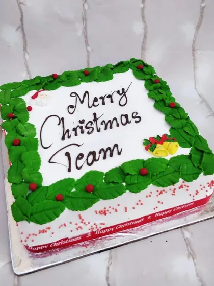 We love being a part of office celebrations during the holidays. This cake was for a team's Christmas party.