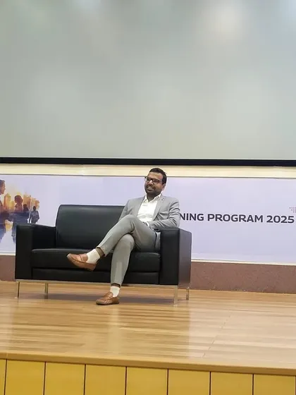A candid moment during a session at Mahindra University's orientation program. Our partners are approachable leaders, dedicated to sharing their knowledge and experience.