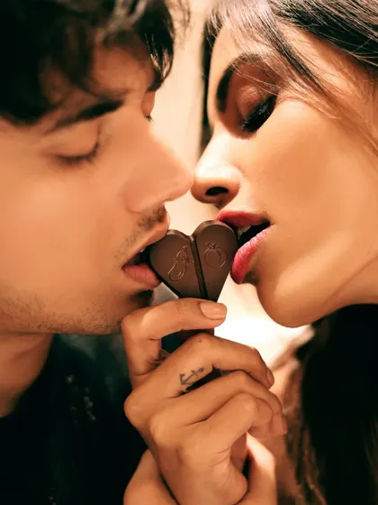 For this lifestyle product shoot, the goal was to create a moment of intimacy and connection around the brand's chocolate. It’s not just about the product, but the feeling it evokes, making it relatable and desirable for customers.