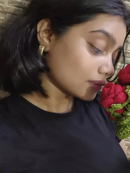 A quiet moment with my creations. The beauty of crochet flowers is that you can enjoy their charm up close forever, and they will always look just as fresh.