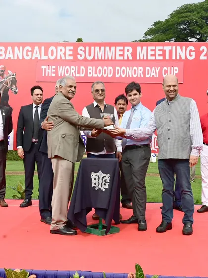 The World Blood Donor Day Cup is presented by Sri. Basrur Rajeev Shetty to the owners of Alamgir.