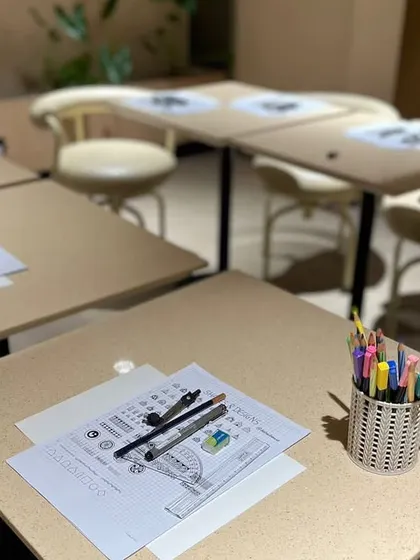 The setup is ready. Before every workshop, I ensure each station is perfectly arranged with all the art materials needed for a smooth and enjoyable experience.