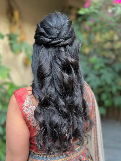 A slightly different angle of the same beautiful style.