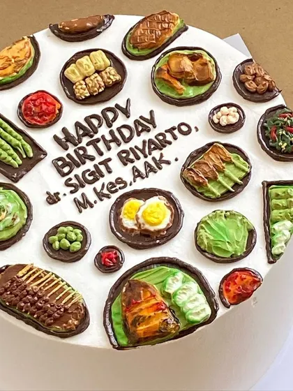 Another amazing cake showcasing a variety of realistic, edible Indonesian dishes.