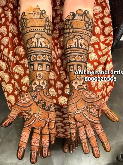 This full-arm design features a repeating motif of a doli carried on an elephant, creating a beautiful and rhythmic pattern. It’s a unique take on the classic baraat theme.