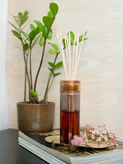 Our Ginza Reed Diffuser in Velvet Vanille & Neroli, a warm and inviting fragrance perfect for any living space. The elegant glass vessel is a statement piece on its own.