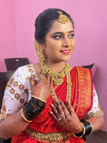 My beautiful bride Meghana, looking radiant and happy. The makeup is designed to last all day while looking fresh and feeling comfortable.