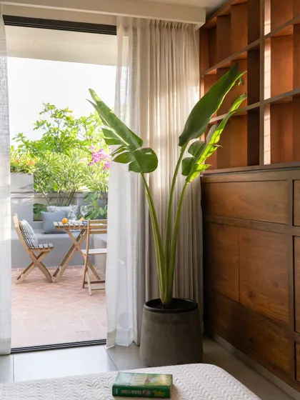 Another view of the seamless connection between the bedroom and the outdoor space.