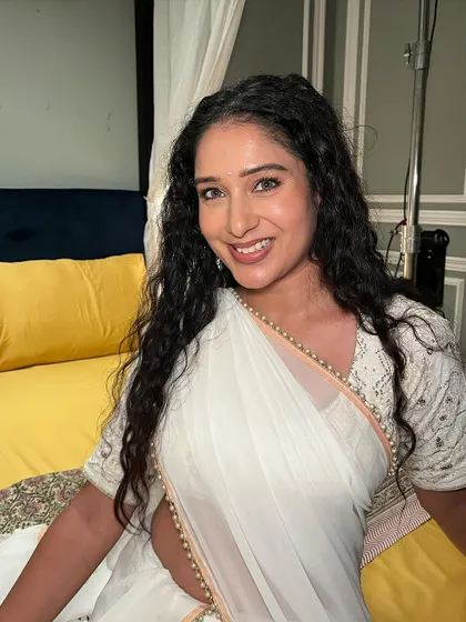 A lovely shot from an ad shoot where the makeup needed to look natural and effortless. The result is a fresh, happy look that feels completely authentic.