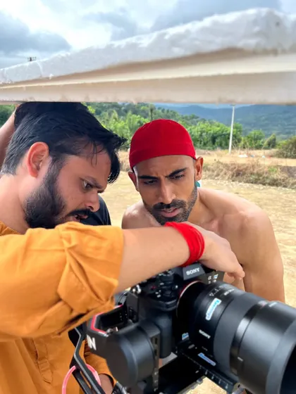 More shots of the amazing crew behind the Toned Abs series. I'm forever grateful to work with such a talented and dedicated team to create these programs. It truly takes a village.