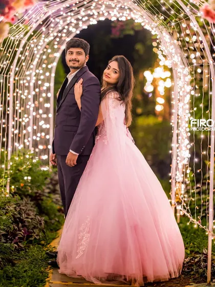 As evening falls, our garden transforms into a magical space. This tunnel of lights is a favorite for romantic couple portraits, creating a beautiful bokeh effect and an intimate atmosphere.