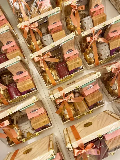An overhead shot of our luxury Diwali gifts being prepared for clients. We ensure every hamper in a bulk order is consistently beautiful and perfectly curated.