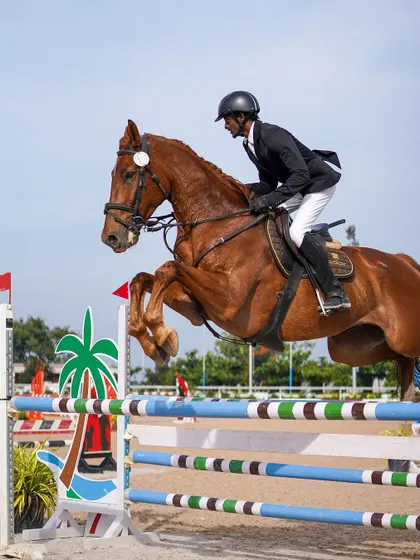 A powerful moment of focus and athleticism from our rider Ajey and his horse Vedette during the FEI World Challenge. This is the level of performance we strive for in our competitive training.