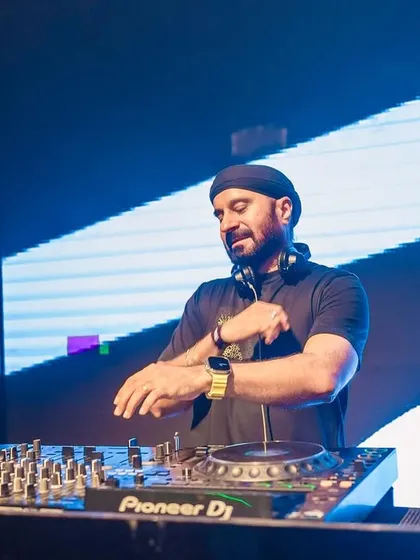 In the zone, spinning for the Razorpay team. Corporate events require a different focus, but the energy is just as important.