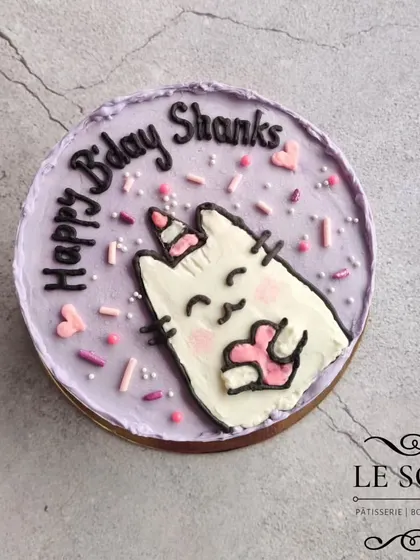 This Pusheen-inspired cake was another fun client collaboration. The half-kg Chocolate Truffle cake features a cute, hand-piped Pusheenicorn on a lovely lavender background.