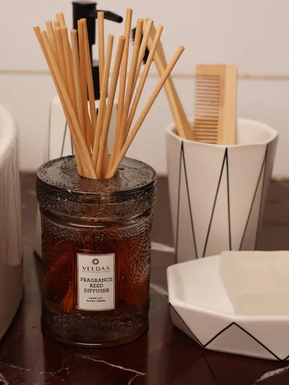 A curated selection from our extensive product portfolio, showcasing the diverse range of fragrances, colors, and designs we offer. Each image highlights the beauty and versatility of our candles, diffusers, and gift sets.