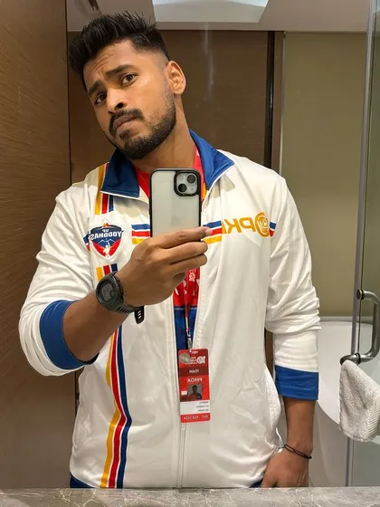A mirror selfie showing off the official U.P. Yoddhas team kit. Being part of a professional team means living and breathing the sport.