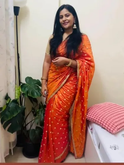 Another shot of Maulie, looking happy and confident in her perfectly draped saree.