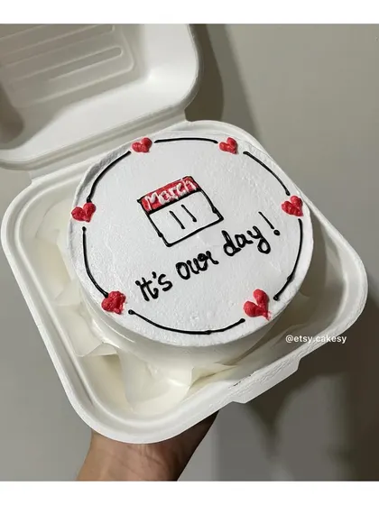 A calendar-themed bento cake to mark a special date or anniversary.