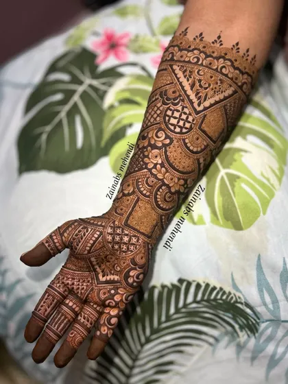 A geometric bridal design, perfect for the modern bride who still wants full coverage.