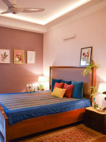If it's raining outside, we can create magic inside. A cozy and colorful setup in my bedroom to beat the gloomy weather.